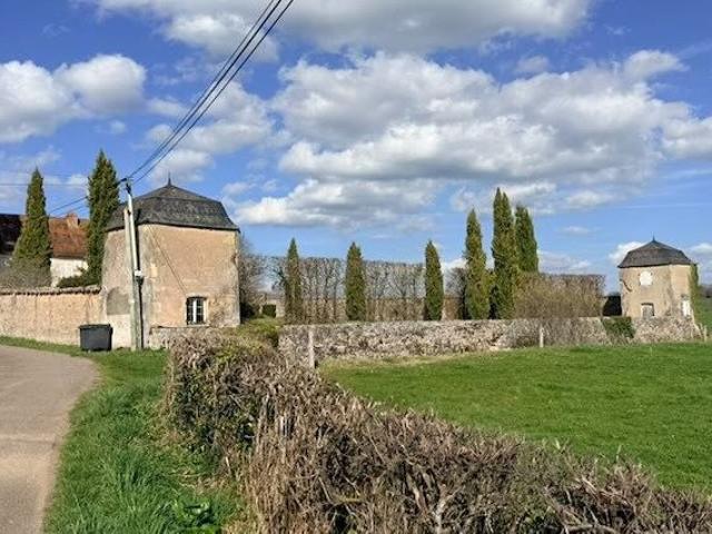 Propriété de caractère de plus de 400 m2 habitables avec vue 432m² Saint Maurice lès Châteauneuf