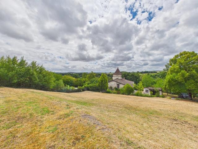 Propriété de caractère exceptionnelle avec vue sur Castelnau. 307m² Castelnau de Montmiral