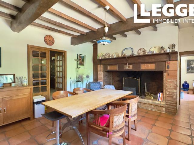 Propriété de caractère sur 2,2 ha avec étang, grange et terrain constructible