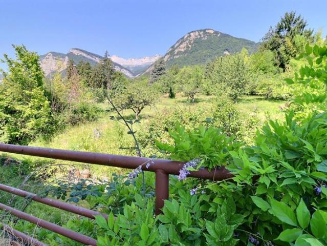 Propriété de caractère 11 pièces 6 chambres 312 m² sur terrain de 3 060 m² à La Terrasse 38660