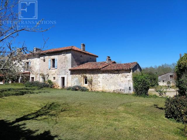 Propriété de caractère 390m² Mareuil en Périgord