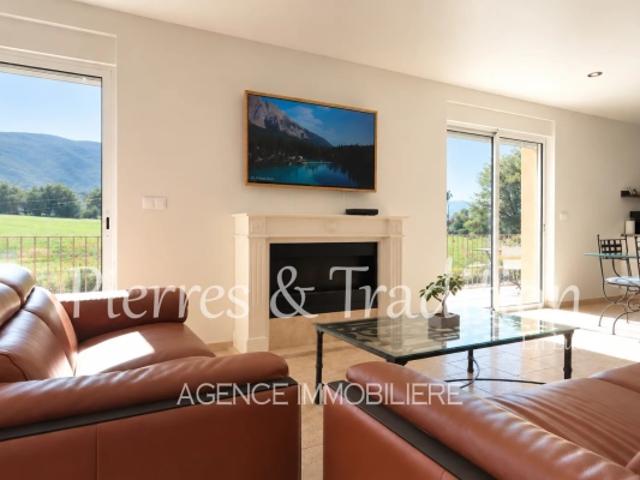 Propriété de charme avec 6 chambres sur plus de 8 500 m² de terrain