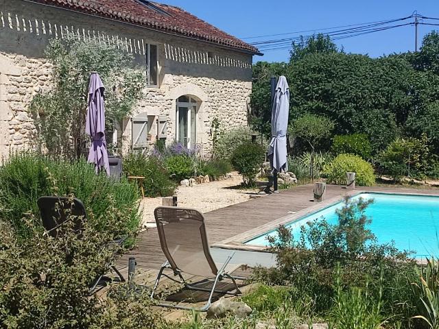Propriété de charme avec gîte et chambres d'hôtes 300m² Esclauzels