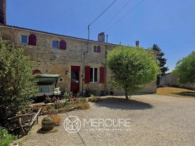 Propriété de charme avec gîtes, piscine, espace équestre et. 163m² Chey