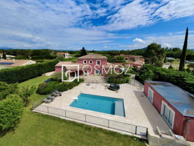 Propriété de charme avec dépendances et deux piscines Alla