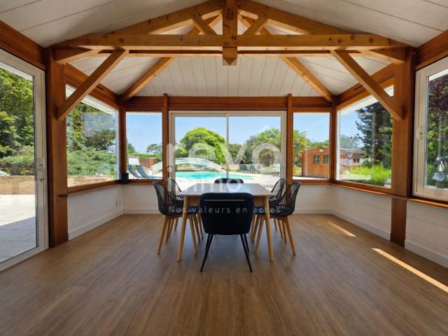 Propriété de charme avec piscine chauffée sur parcelle de +. 140m² Saint Philbert De Grand Lieu