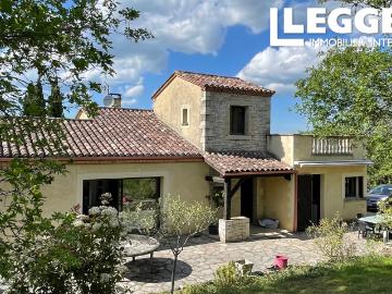 Propriété de charme avec piscine, grand terrain et hangar – proche Cahors