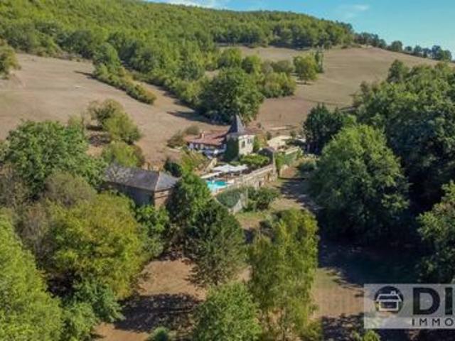Propriété de charme avec piscine, jacuzzi et 7 hectares dans un environnement préservé
