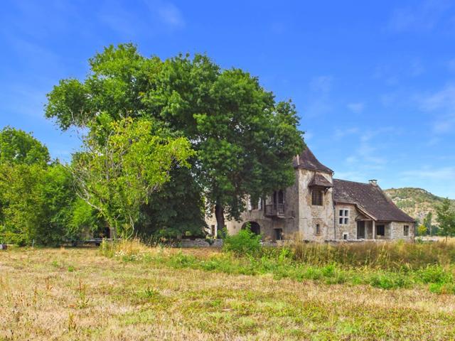 Propriété de charme avec vue dégagée et accès aux rives du L. 300m² Calvignac