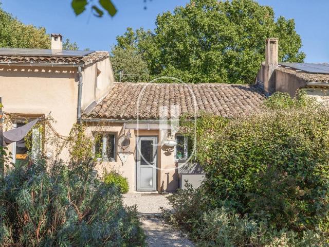 Propriété de charme à vendre avec gîtes et piscine en Drôme 400m² Vaison la Romaine