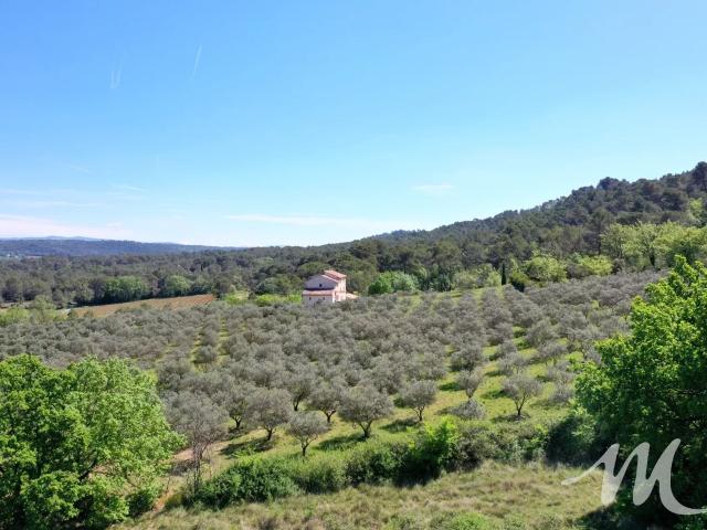 Propriété de charme du 18 ème au pied du Bessillon – Vue excepti