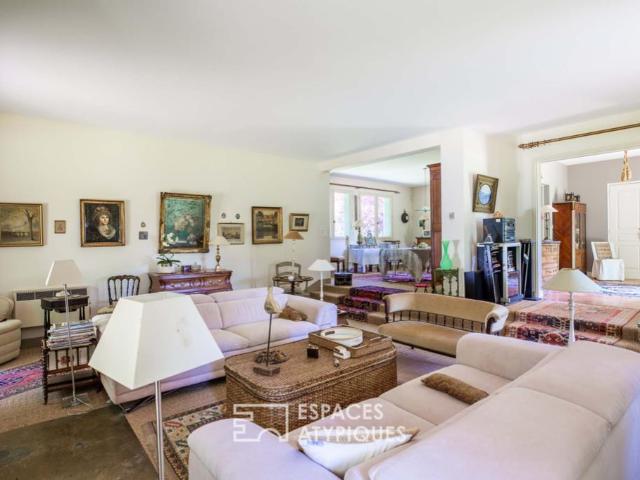 Propriété de charme dans un parc verdoyant avec piscine et d. 450m² Cormery