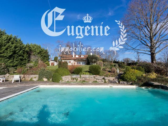 Propriété de Charme de 266M² Parc 4900M²+Piscine et Vue Pano. 266m² Souraïde