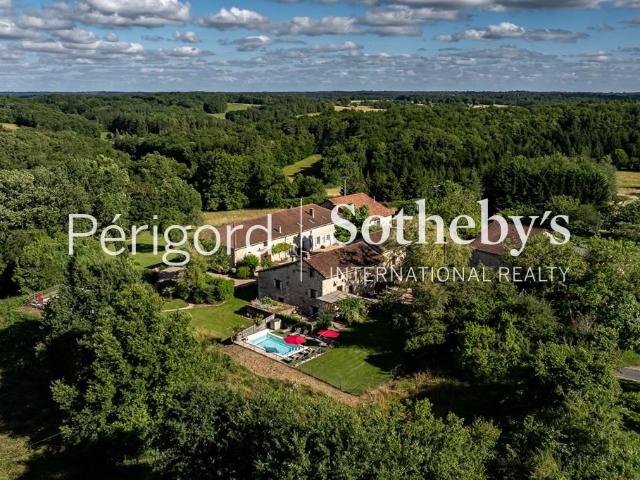 Propriété de Charme Exceptionnelle dans le Périgord Vert 807m² Saint Pardoux la Rivière