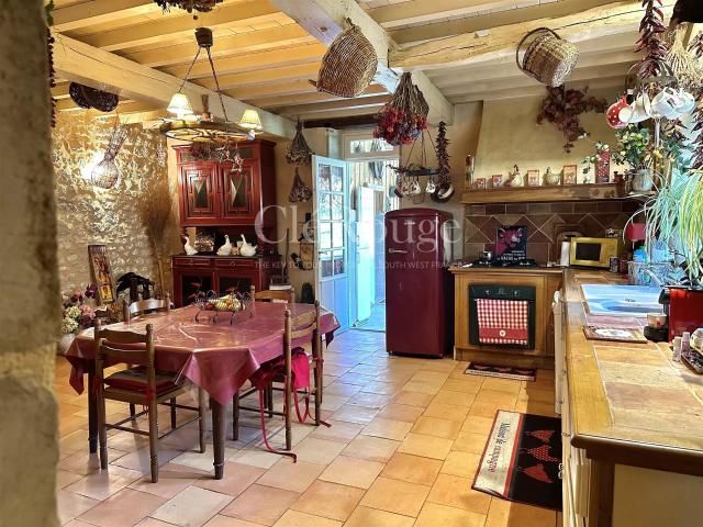 Propriété de charme en Lot et Garonne sur 3 hectares de terr. 177m² Duras