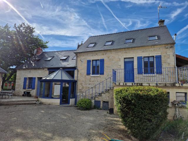 Propriété de charme en pierres + dépendances + logement indé. 267m² Vasseny