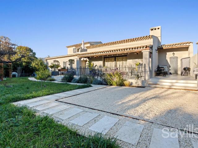Propriété de charme proche village 313m² Valbonne