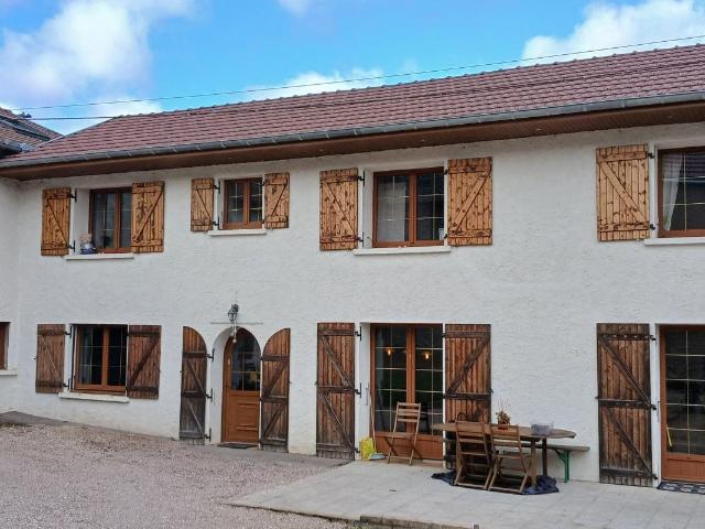 Propriété de charme rénovée en Haute Saône 216m² Lambrey