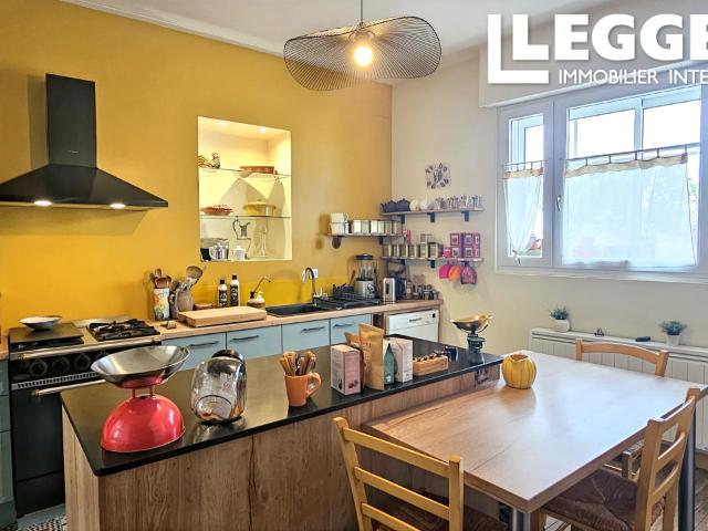 Charme et panorama exceptionnel: propriété 175 m², 4 chambres, accès rivière et activité