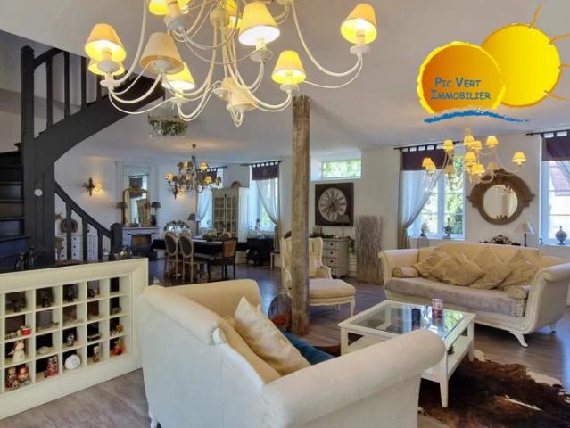 Propriété de charme 238m² hab, 4 ch, terrain 2887m²
