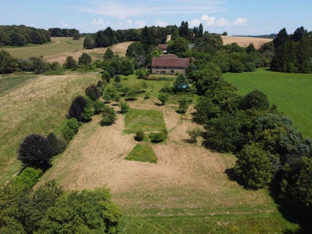 Propriété de charme 300 m² avec piscine et 1,5 ha – calme absolu