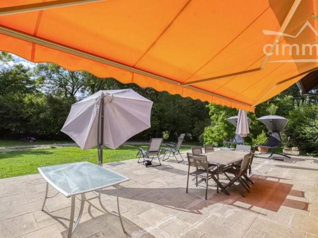Propriété de charme 420m2 sur 1.6 ha de terrain dans un cadre champêtre sans voisinage