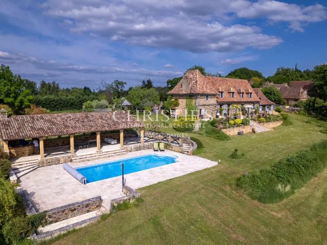 Propriété de Luxe Entièrement Rénovée avec Vue Panoramique e. 736m² Saint Cyprien