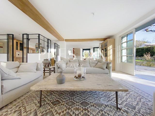 Propriété de Prestige à Bidart Ferme du XVIIIème Rénovée a. 270m² Bidart