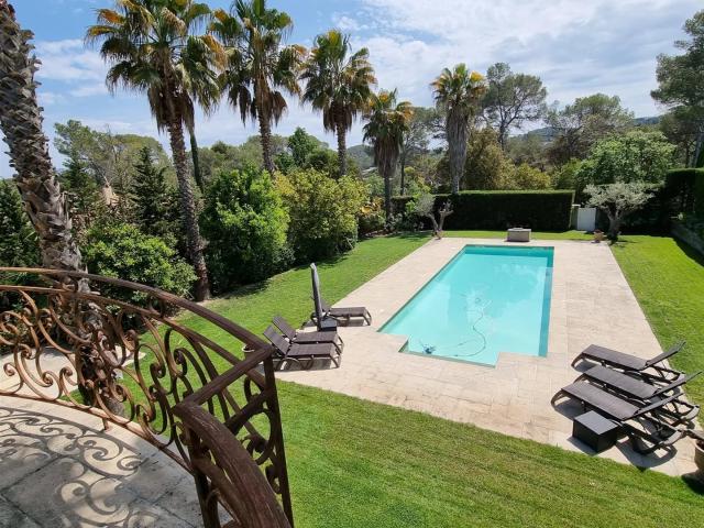 Propriété de prestige à l'abri des regards à Valescure 370m² Saint Raphaël