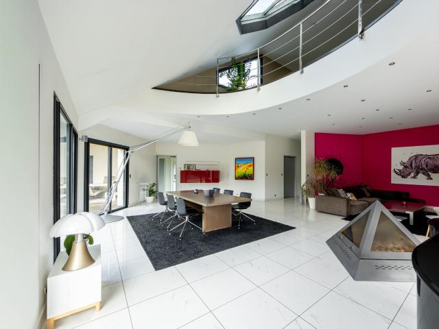 PROPRIÉTÉ DE PRESTIGE AVEC CONFORT DE PLAIN PIED DE 500 M2 SUR PARC 4400 M2 SITUÉE SUR LA COTE DES BLANCS