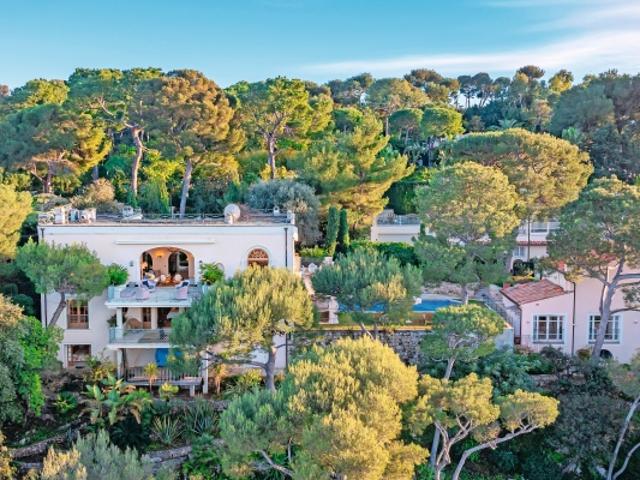 PROPRIÉTÉ DE PRESTIGE SUR LE CAP FERRAT