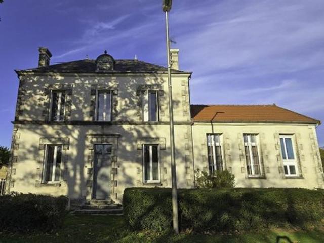 Propriété de trois chambres avec gîte, près de Sur