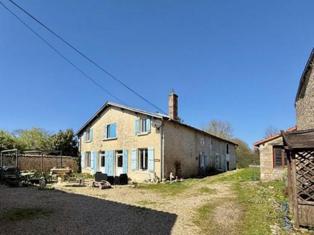 Propriété de village traditionnelle d'un excellent