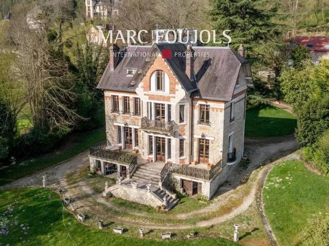 Propriété du XIXème siècle / Dépendance / Maison de Gardien. 350m² L'Isle Adam