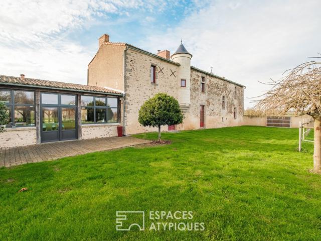 Propriété du XVIe avec gîtes, piscine et salle de réception 980m² Coulonges Thouarsais