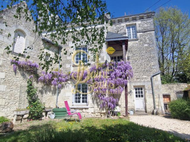 PROPRIETE DU XVIIEME 4 CHAMBRES AVEC POSSIBILITE 2 HA