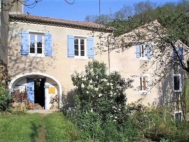 Propriété du XVIIIème à Privas avec chambres d'hôtes et Gîte 430m² Privas