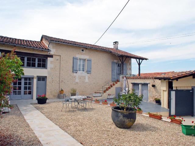 Propriété Entièrement Restaurée 130m² Salles Lavalette