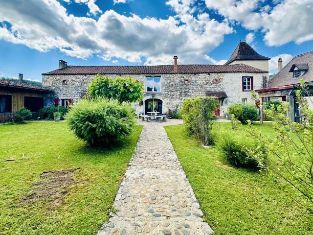 Propriété en pierre au charme authentique 400m² Larnagol