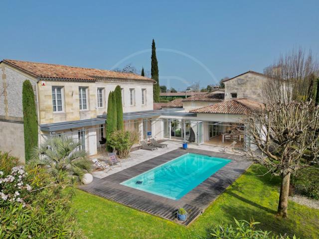 Propriété en pierre au design élégant 413m² Libourne