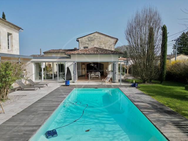 Propriété en pierre au design élégant 413m² Libourne