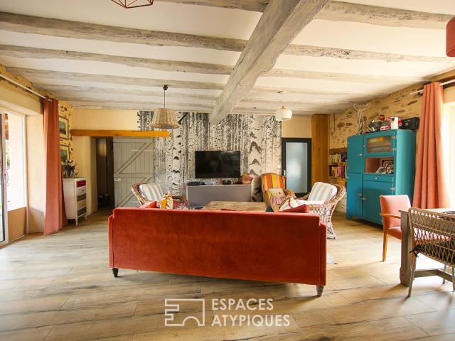 Propriété en pierre avec installations équestres, logements. 340m² Rives de l'Yon