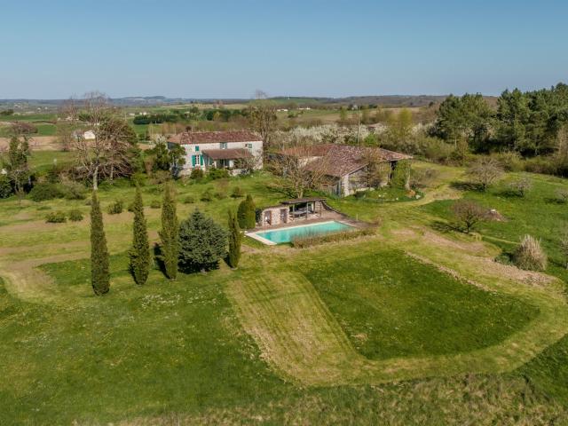 Propriété en pierre avec vue dégagée 130m² Villeneuve sur Lot