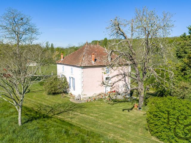 Propriété en pierre à rénover à vendre à Villeneuve sur Lot 81m² Villeneuve sur Lot