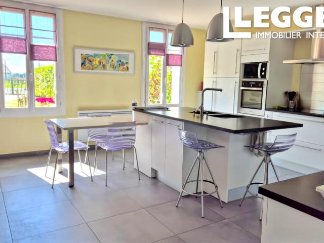 Propriété en pierre de caractère proche Saint Émilion, 5 chambres, jardin et garage