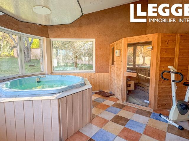 Propriété en Pierre de Charme avec Piscine, Espace Bien Être et Potentiel d’Hébergement