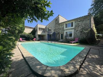 Propriété en pierre de 230 m2 avec piscine