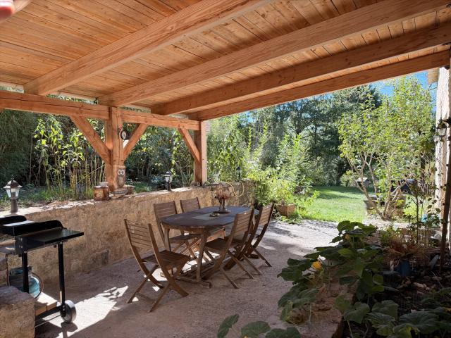 Propriété en pierre rénovée avec piscine 180m² Villeneuve