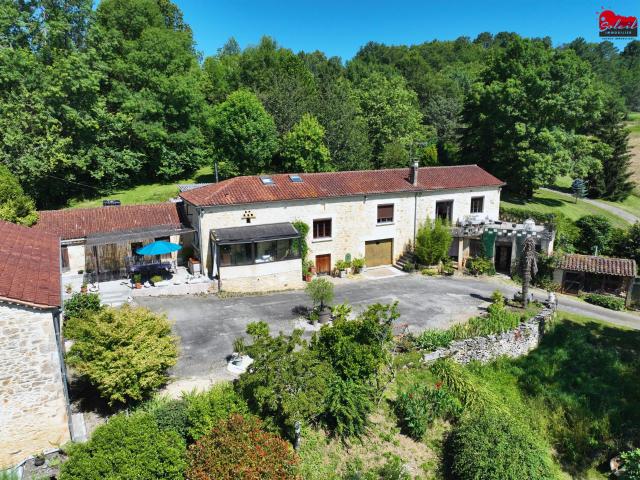 Propriété en pierre 220m² Fumel