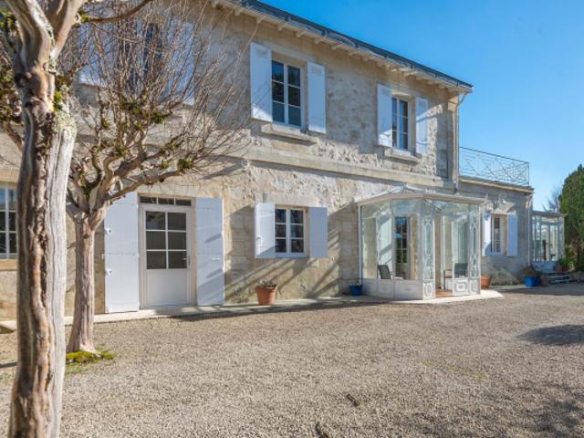 PROPRIETE EN PIERRE 310 M2 4/5 CH MAISON D'AMIS DE 50